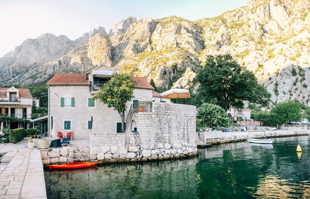 Apartment Lukiduki At The Beach - Kotor Eksteriør billede